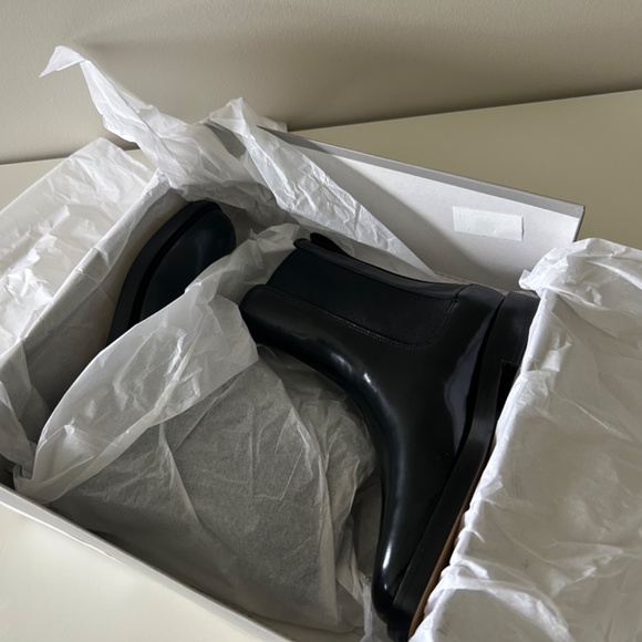 Everlane Chelsea leather boots NEW size 6 - Picture 3 of 4